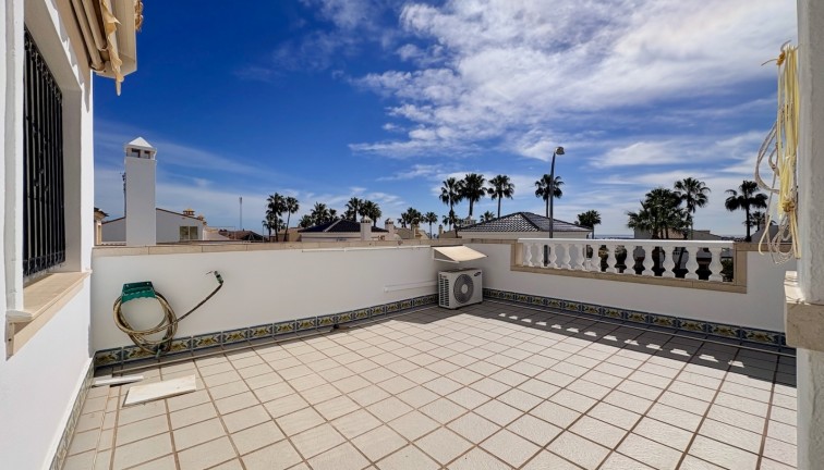 Resale - Chalet - Orihuela - Villamartín