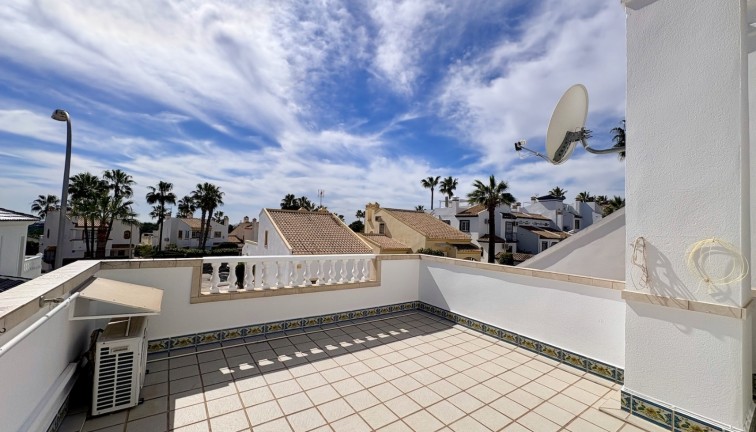 Resale - Chalet - Orihuela - Villamartín