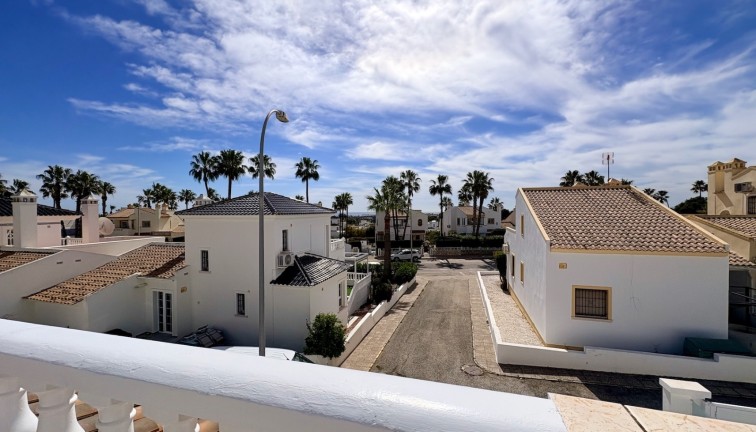 Resale - Chalet - Orihuela - Villamartín