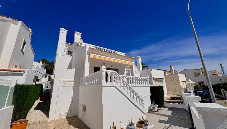 Resale - Chalet - Orihuela - Villamartín