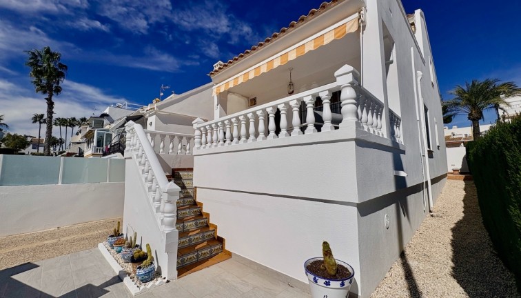 Resale - Chalet - Orihuela - Villamartín