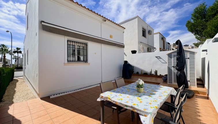 Resale - Chalet - Orihuela - Villamartín