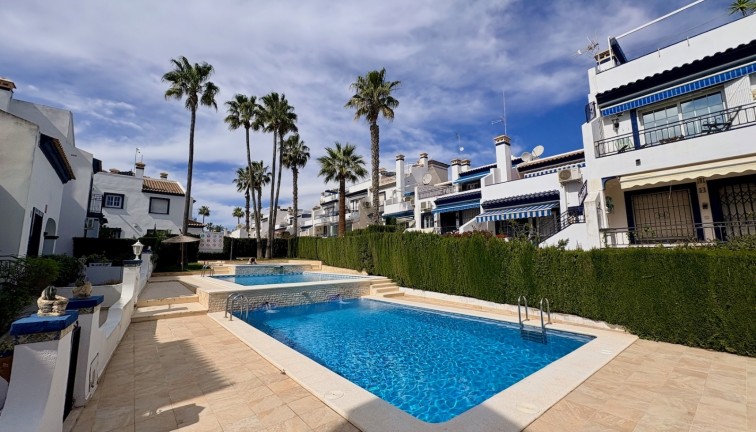Resale - Chalet - Orihuela - Villamartín