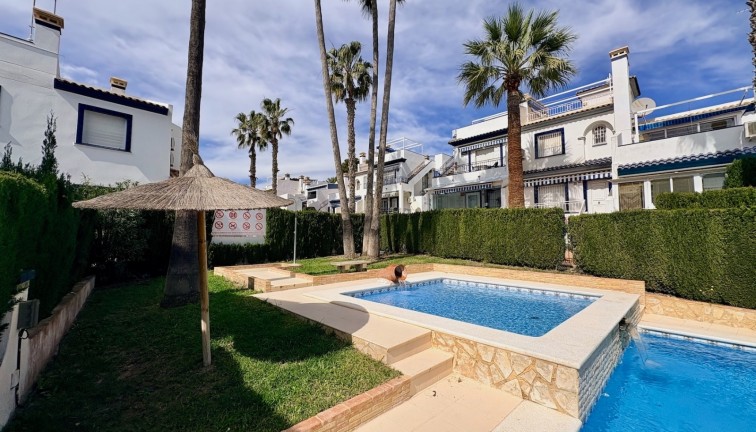 Resale - Chalet - Orihuela - Villamartín