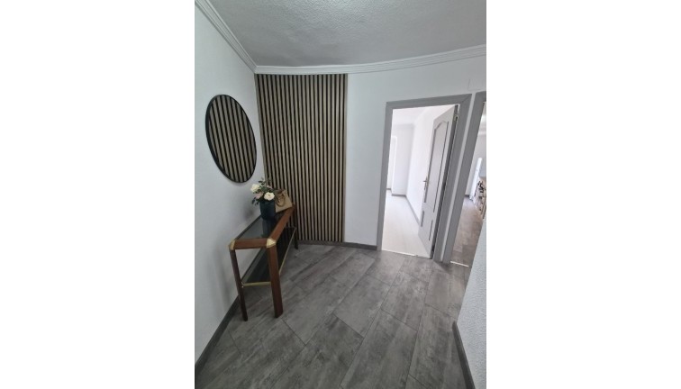 Jälleenmyynti - Asunto - Torrevieja - Acequion