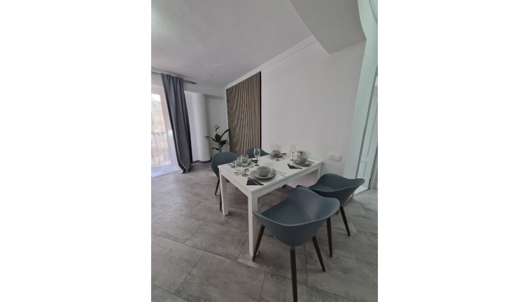 Jälleenmyynti - Asunto - Torrevieja - Acequion