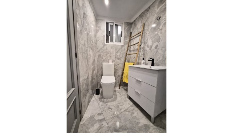 Jälleenmyynti - Asunto - Torrevieja - Acequion