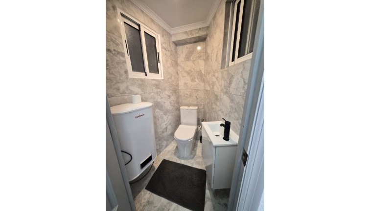 Jälleenmyynti - Asunto - Torrevieja - Acequion