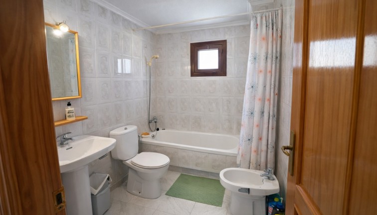 Resale - Apartment - Torrevieja - LA MATA