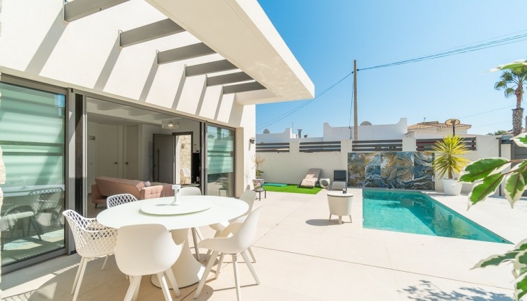 Jälleenmyynti - Erillistalo - Orihuela Costa - Villamartin Golf