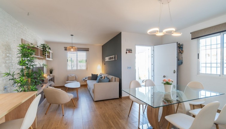 Reventa - Casa adosada - Torrevieja - El limonar