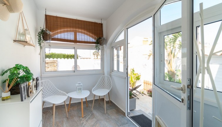 Reventa - Casa adosada - Torrevieja - El limonar