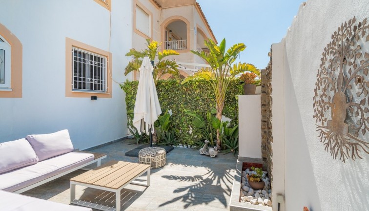 Reventa - Casa adosada - Torrevieja - El limonar