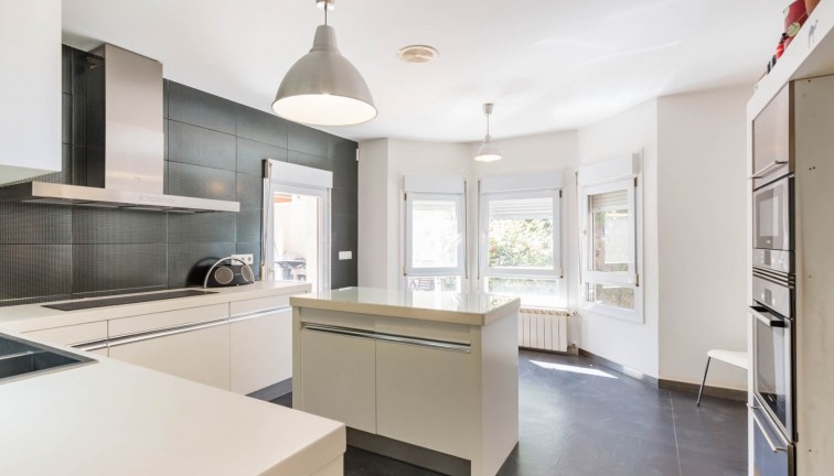 Resale - Chalet - MOLINA DEL SEGURA