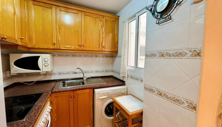 Jälleenmyynti - Asunto - Torrevieja