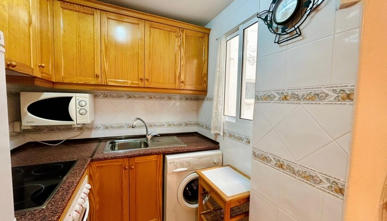 Jälleenmyynti - Asunto - Torrevieja