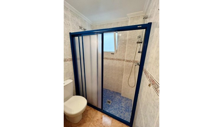 Jälleenmyynti - Asunto - Torrevieja