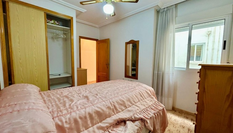 Jälleenmyynti - Asunto - Torrevieja