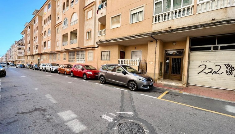 Jälleenmyynti - Asunto - Torrevieja