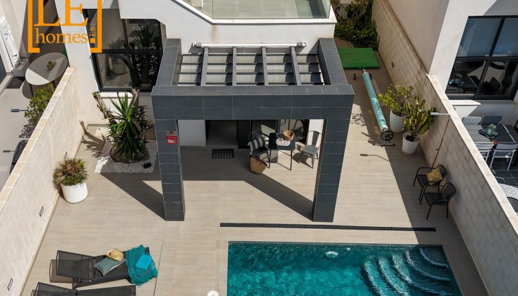 Resale - Chalet - Ciudad quesada - Rojales