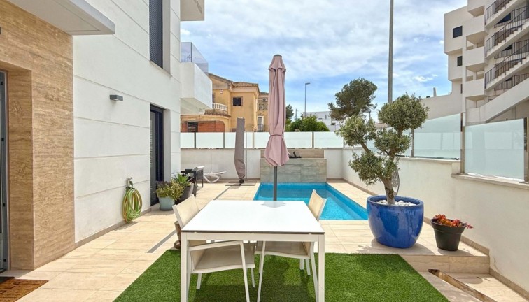 Resale - Chalet - Orihuela Costa - Villamartín