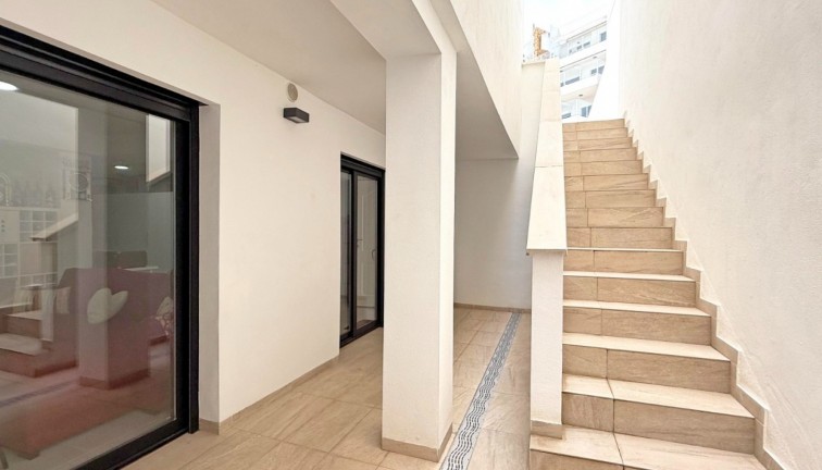 Resale - Chalet - Orihuela Costa - Villamartín