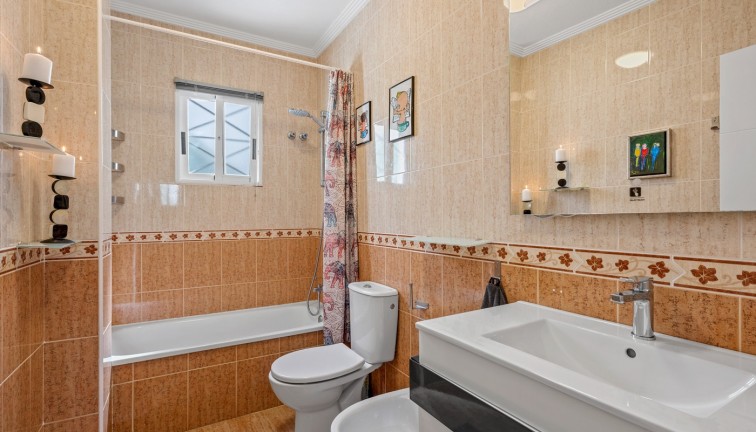 Resale - Bungalow - Orihuela Costa - Playa Flamenca