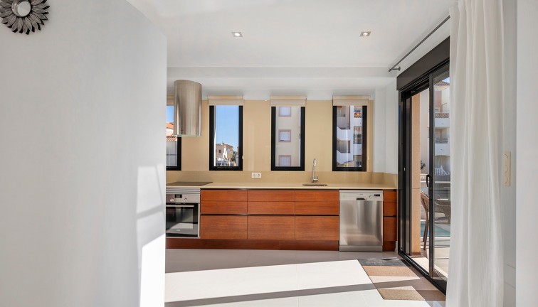 Resale - Chalet - Orihuela Costa - La Zenia