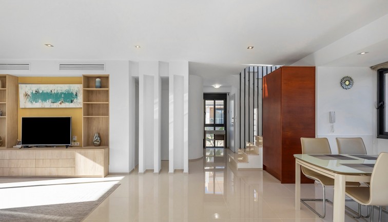 Resale - Chalet - Orihuela Costa - La Zenia