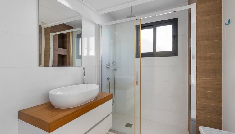 Resale - Chalet - Orihuela Costa - La Zenia