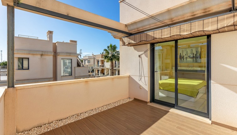 Resale - Chalet - Orihuela Costa - La Zenia