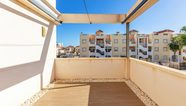 Resale - Chalet - Orihuela Costa - La Zenia
