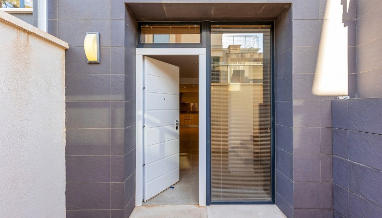 Resale - Chalet - Orihuela Costa - La Zenia