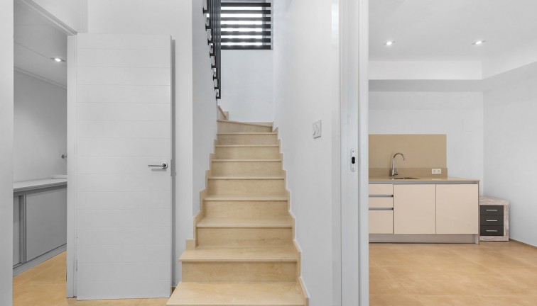 Resale - Chalet - Orihuela Costa - La Zenia