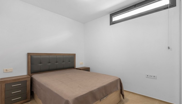 Resale - Chalet - Orihuela Costa - La Zenia