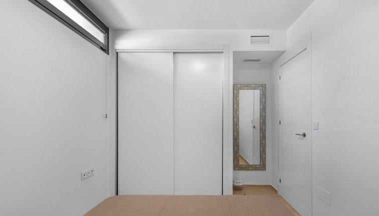 Resale - Chalet - Orihuela Costa - La Zenia