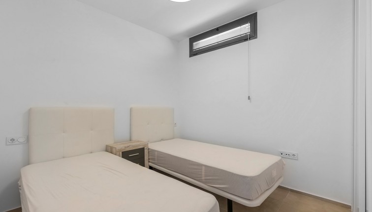 Resale - Chalet - Orihuela Costa - La Zenia