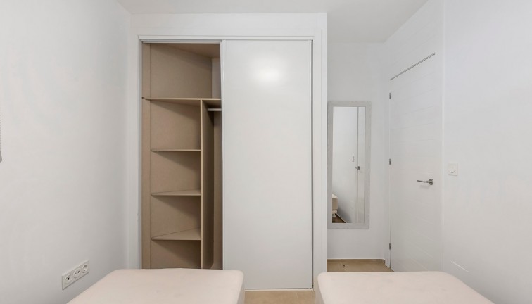 Resale - Chalet - Orihuela Costa - La Zenia