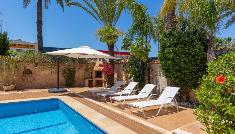 Resale - Chalet - Orihuela Costa - Punta Prima