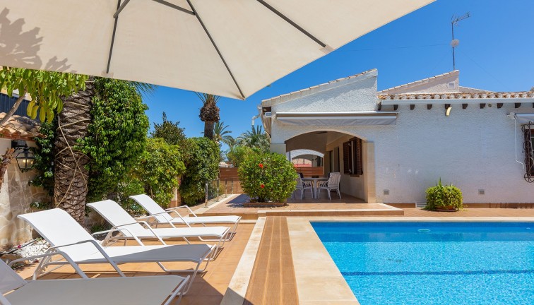 Resale - Chalet - Orihuela Costa - Punta Prima