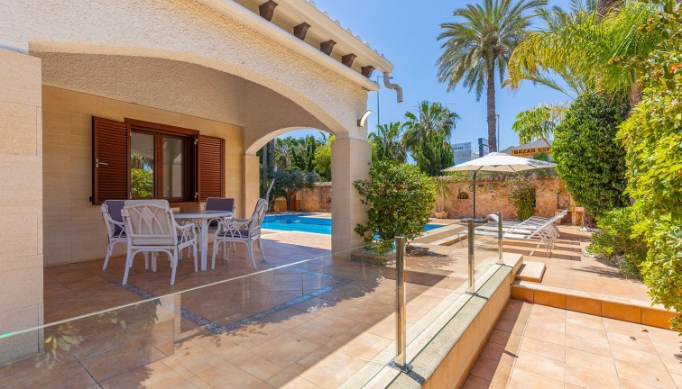Resale - Chalet - Orihuela Costa - Punta Prima