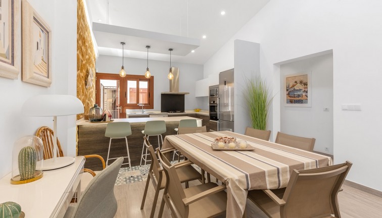 Resale - Chalet - Orihuela Costa - Punta Prima