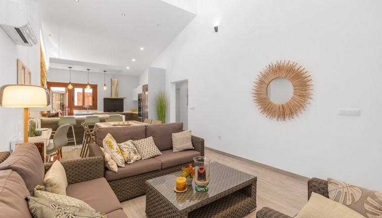 Resale - Chalet - Orihuela Costa - Punta Prima