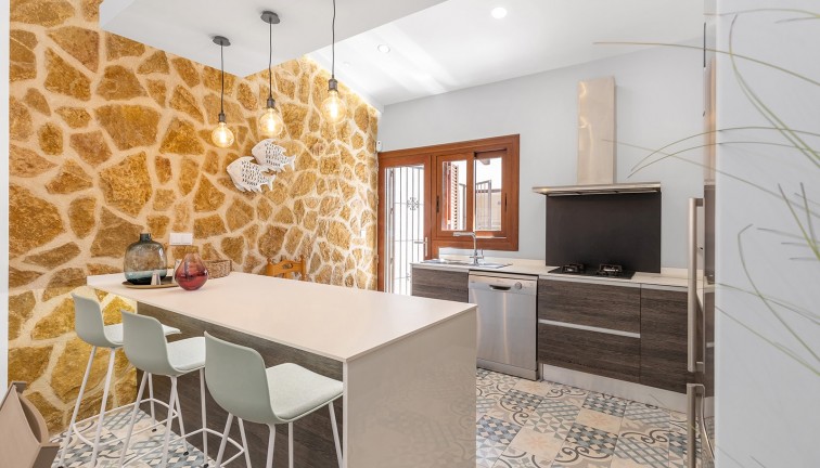 Resale - Chalet - Orihuela Costa - Punta Prima