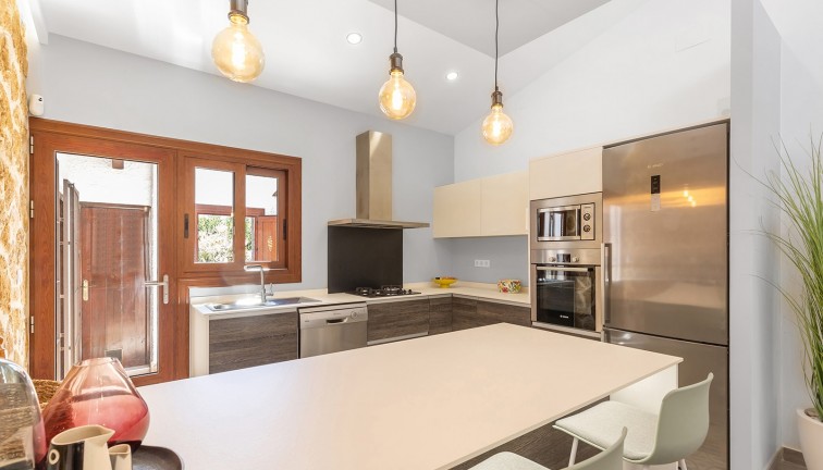 Resale - Chalet - Orihuela Costa - Punta Prima