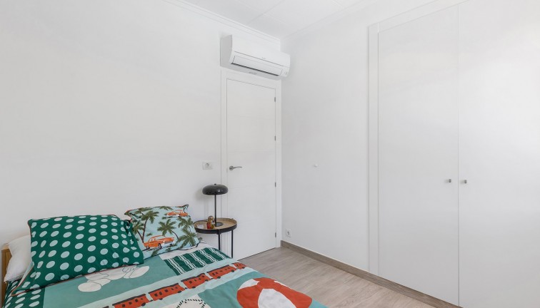 Resale - Chalet - Orihuela Costa - Punta Prima