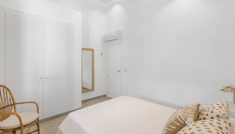 Resale - Chalet - Orihuela Costa - Punta Prima