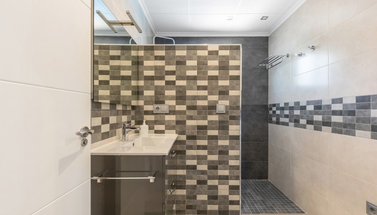 Resale - Chalet - Orihuela Costa - Punta Prima