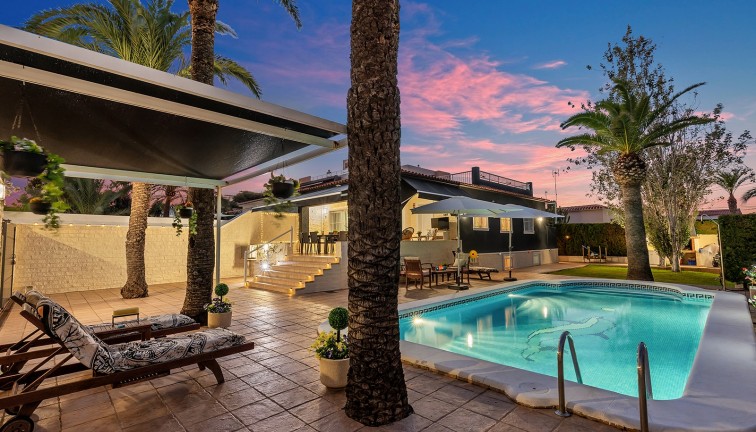 Resale - Chalet - Torrevieja - Rocio del Mar