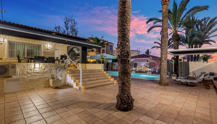 Resale - Chalet - Torrevieja - Rocio del Mar